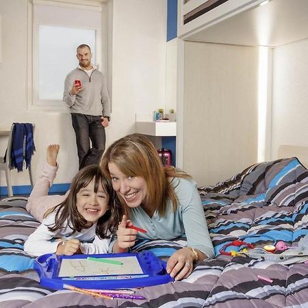 Hotelf1 Chanas A7 Экстерьер фото